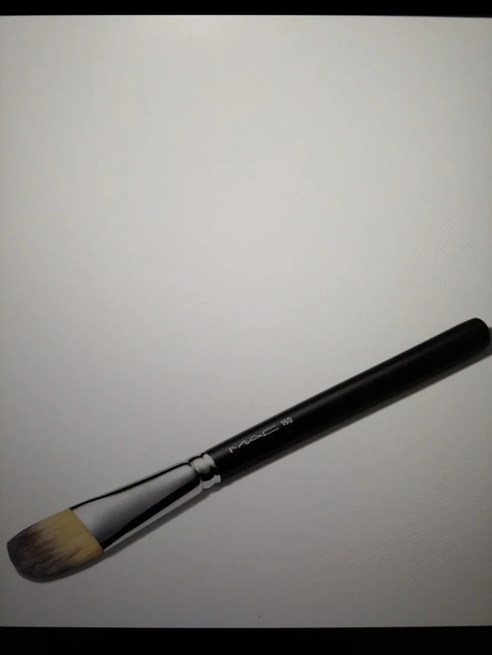 MAC Cosmetics 190s Foundation Brush
