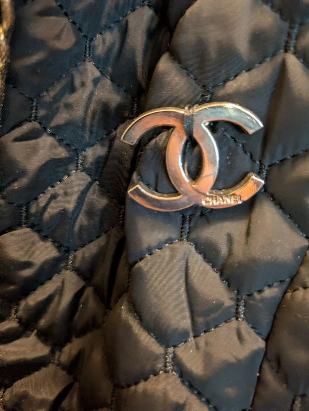 CHANEL belt emblem coat