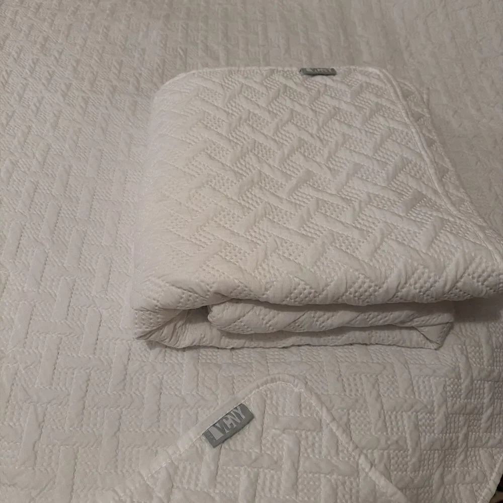 Two Twin Size Nina Embossed Quilt Set White-VCNY Home. Beautiful Preowned Cond.