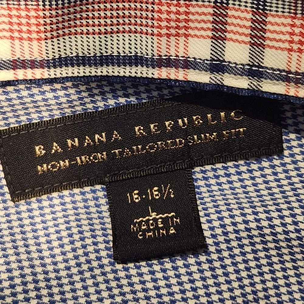 Banana Republic includes collar adjustable