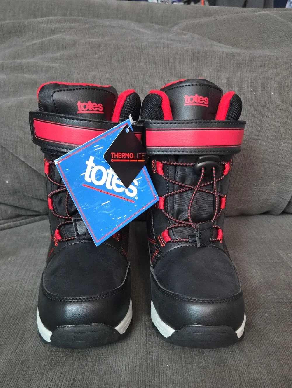 Totes Black and Red Kids Winter Boots with Thermolite Tag