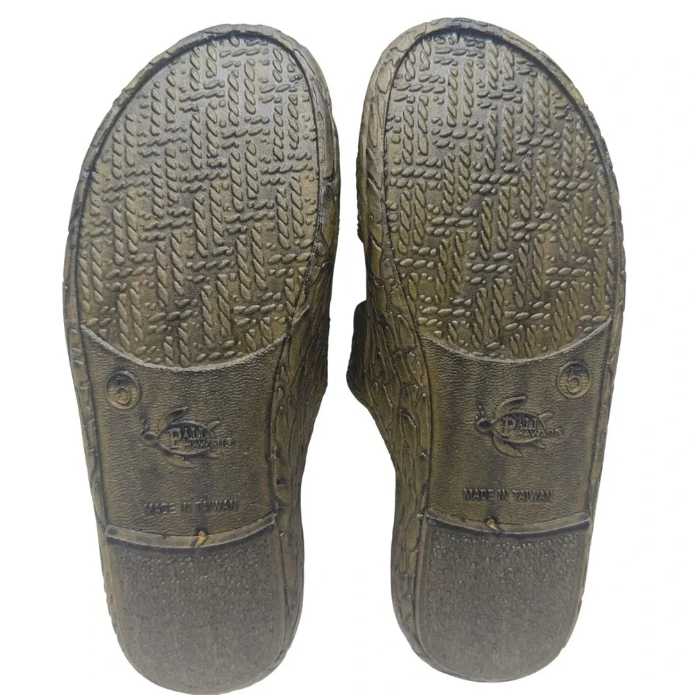 Pali‎ Hawaii Sandals Slides Rubber Textured Brown Size: Youth 3 - 3.5 / Women 5