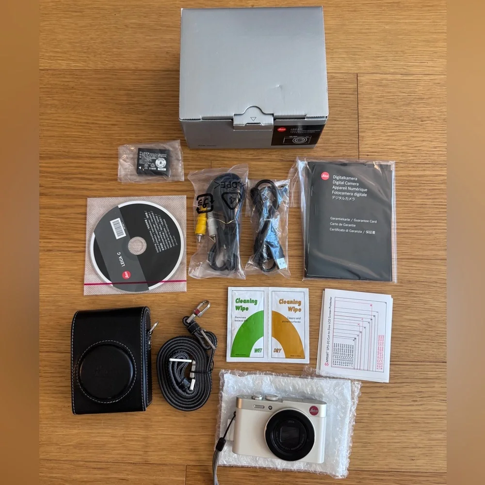 Leica C Typ 112 Digital Camera 12.1MP Compact Light Gold + Leica Camera Bag