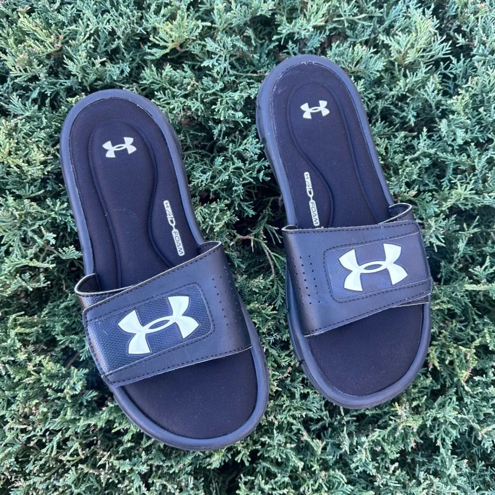Under‎ Armour Big Kids Ignite V Slide Sandals Size 6Y Black Shoes