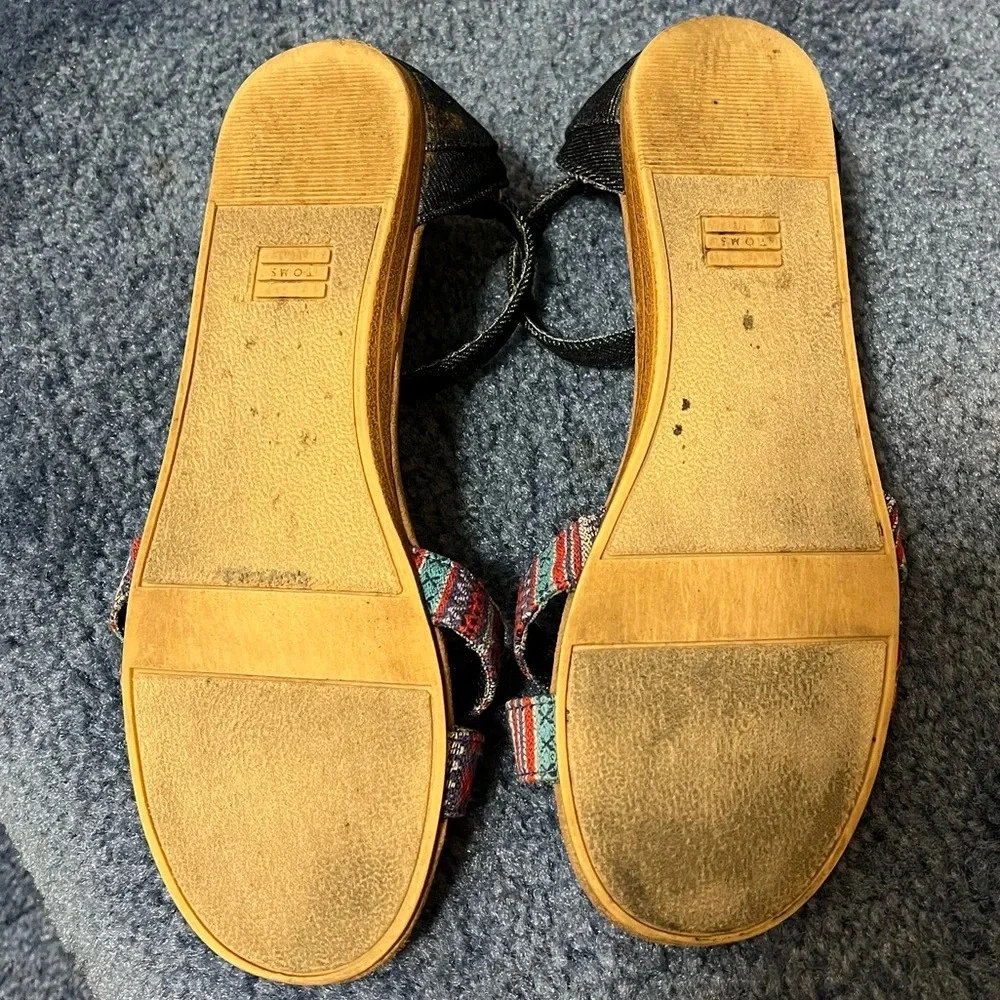 Toms criss cross
