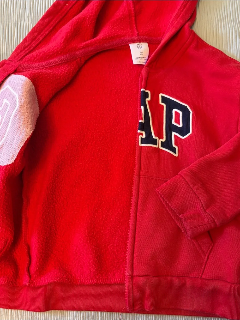 GAP bright red