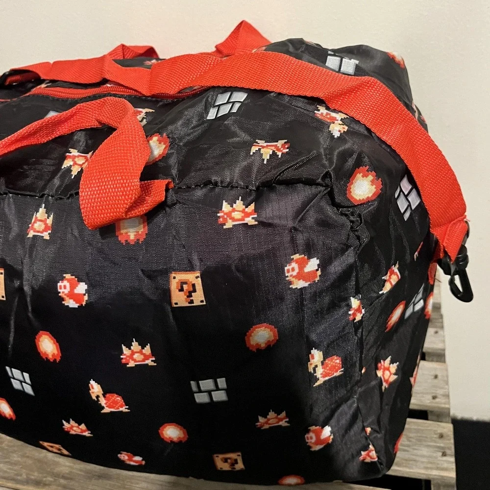 Nintendo Super Mario Bros Duffel Bag Travel Gym Black Red‎ CultureFly Shoulder