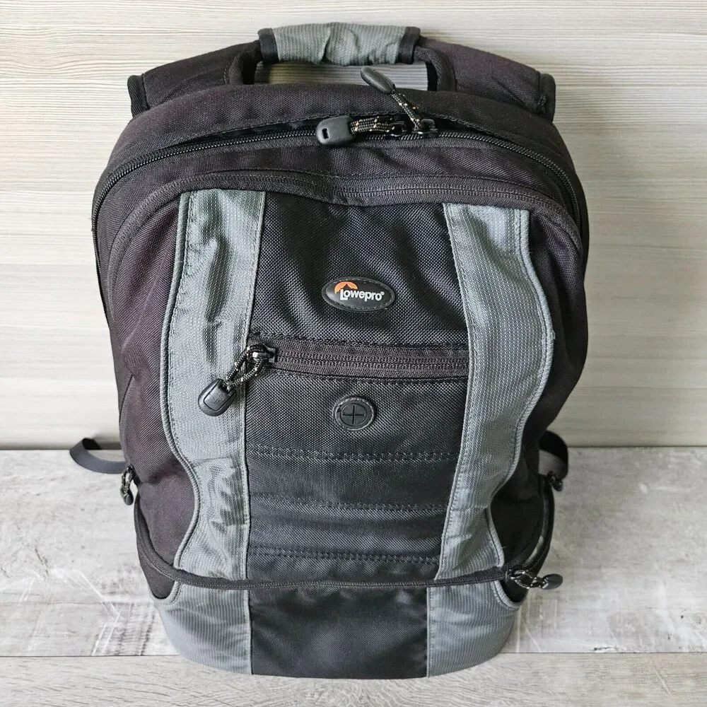 Lowepro CompuDayPack Photo Camera DSLR 250‎ Laptop Travel City Bag Backpack