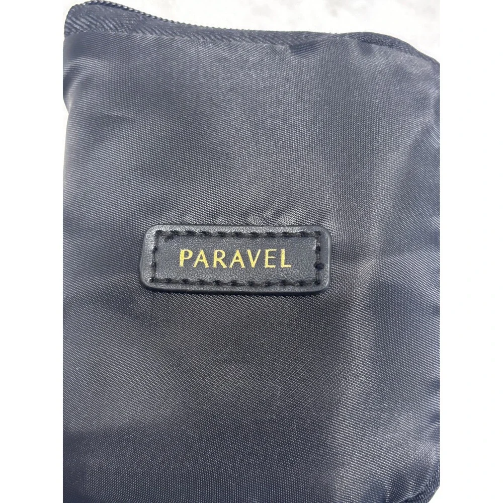 Paravel pouch that left