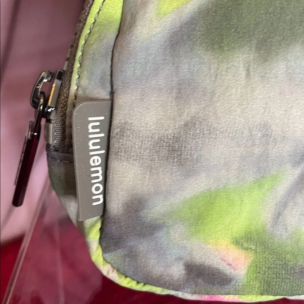 lululemon athletica logo zip
