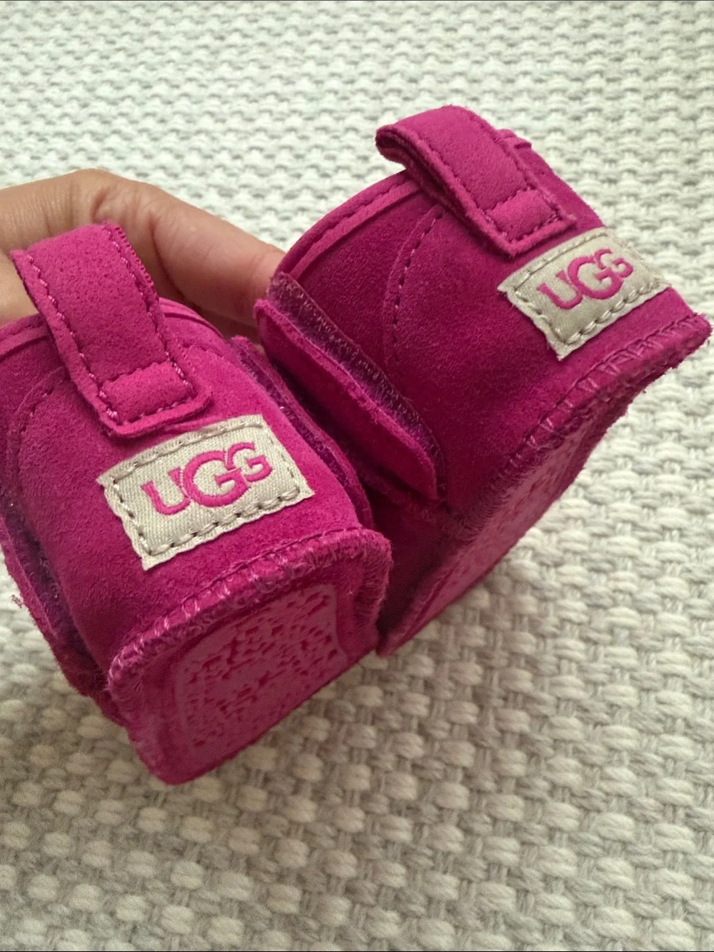 UGG vibrant hot