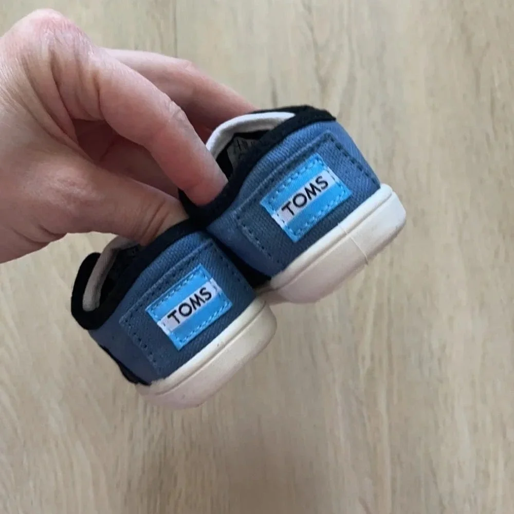 TOMS - Tiny Paseos Shoes, Size: T2 US Toddler,‎ Color: Black Blue