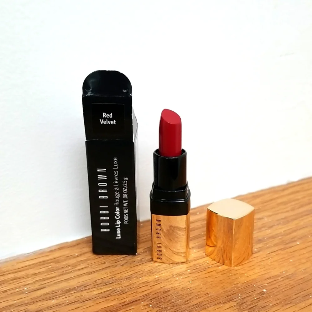 BOBBI BROWN RED VELVET LIPSTICK (TRAVEL SIZE)