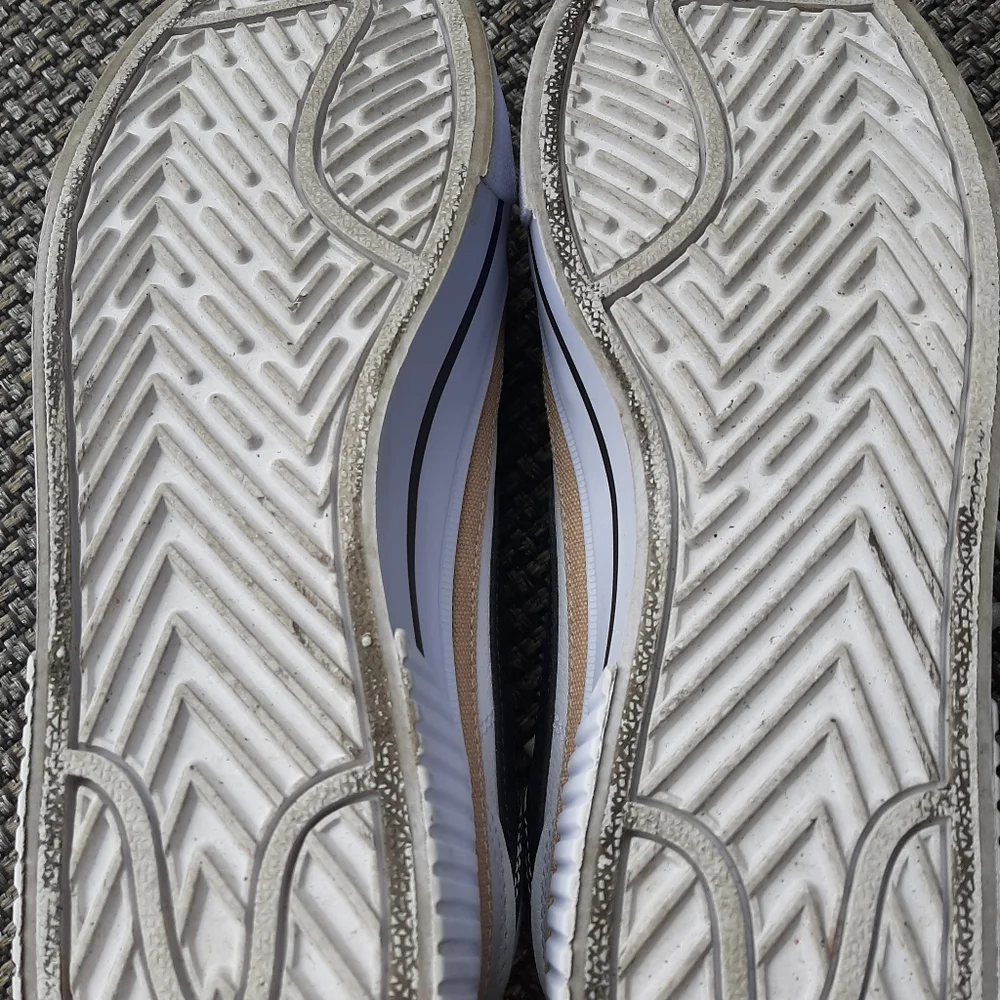 Nike Women's court legacy lift platform sneaker size 9