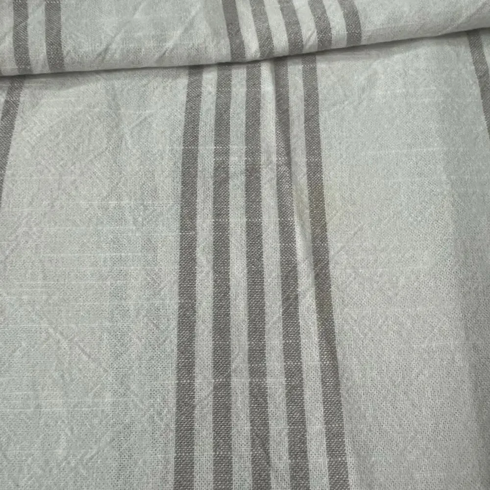Threshold round tablecloth