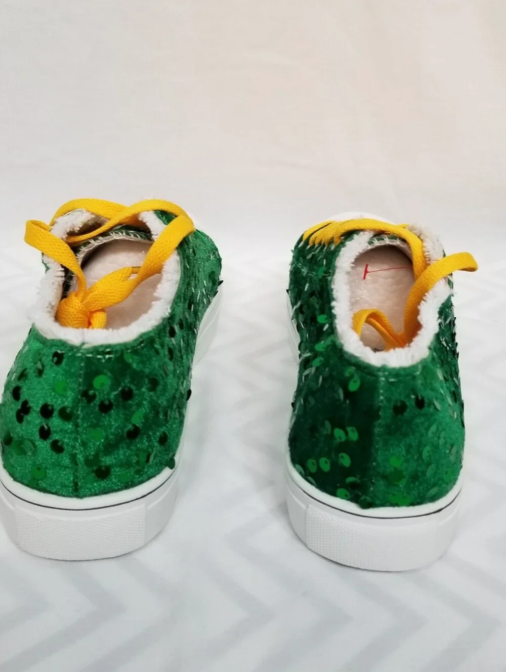 N/A green glitter