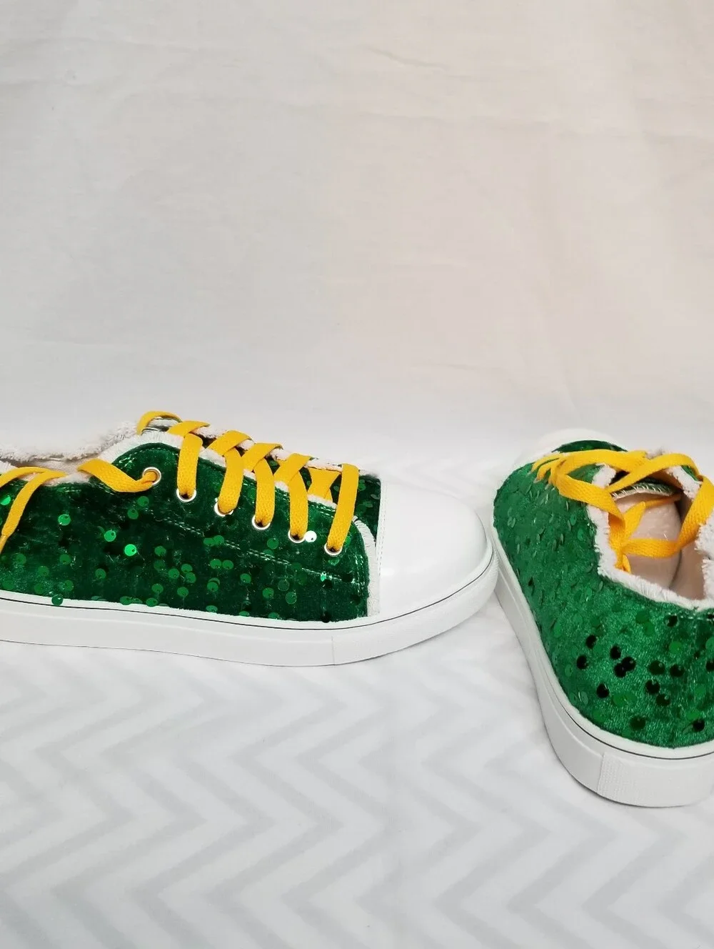 N/A green glitter