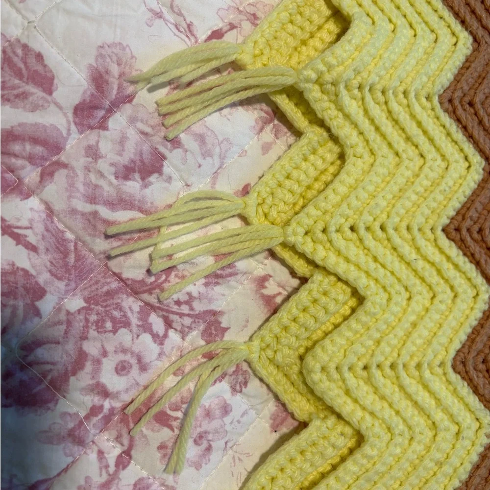 Vintage Charm Crochet Chevron Pattern Afghan Blanket