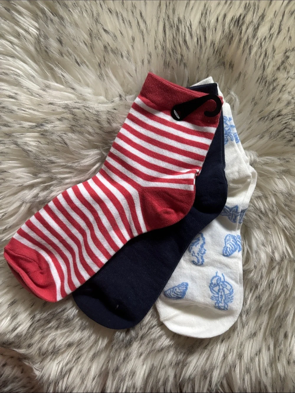 Old Navy pairs white