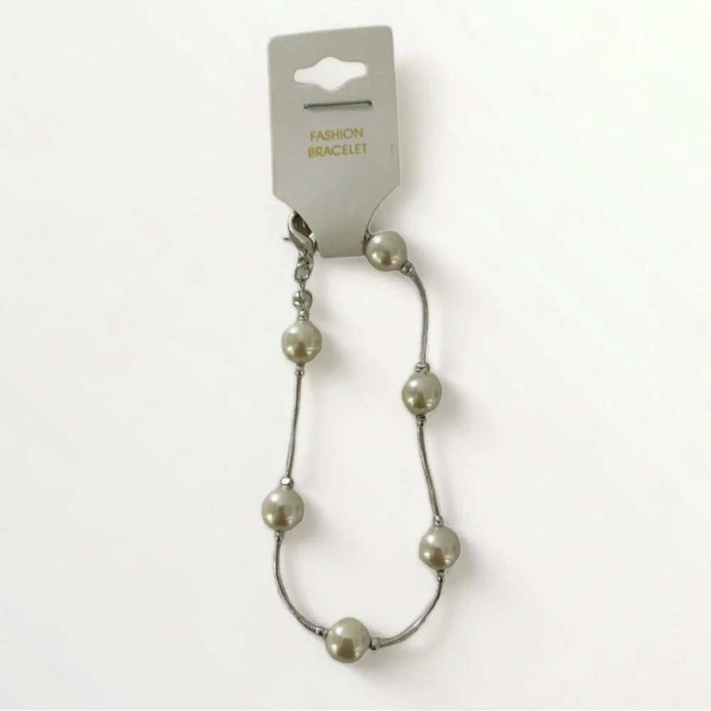 🦋 5/$25 - Pearl Beaded Fashion Bracelet - NWT Vintage