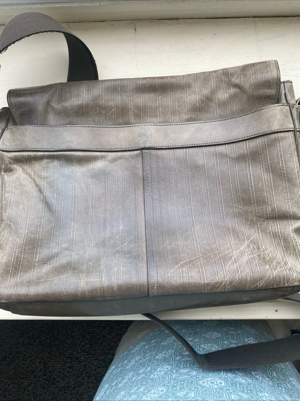 Coach messenger accents