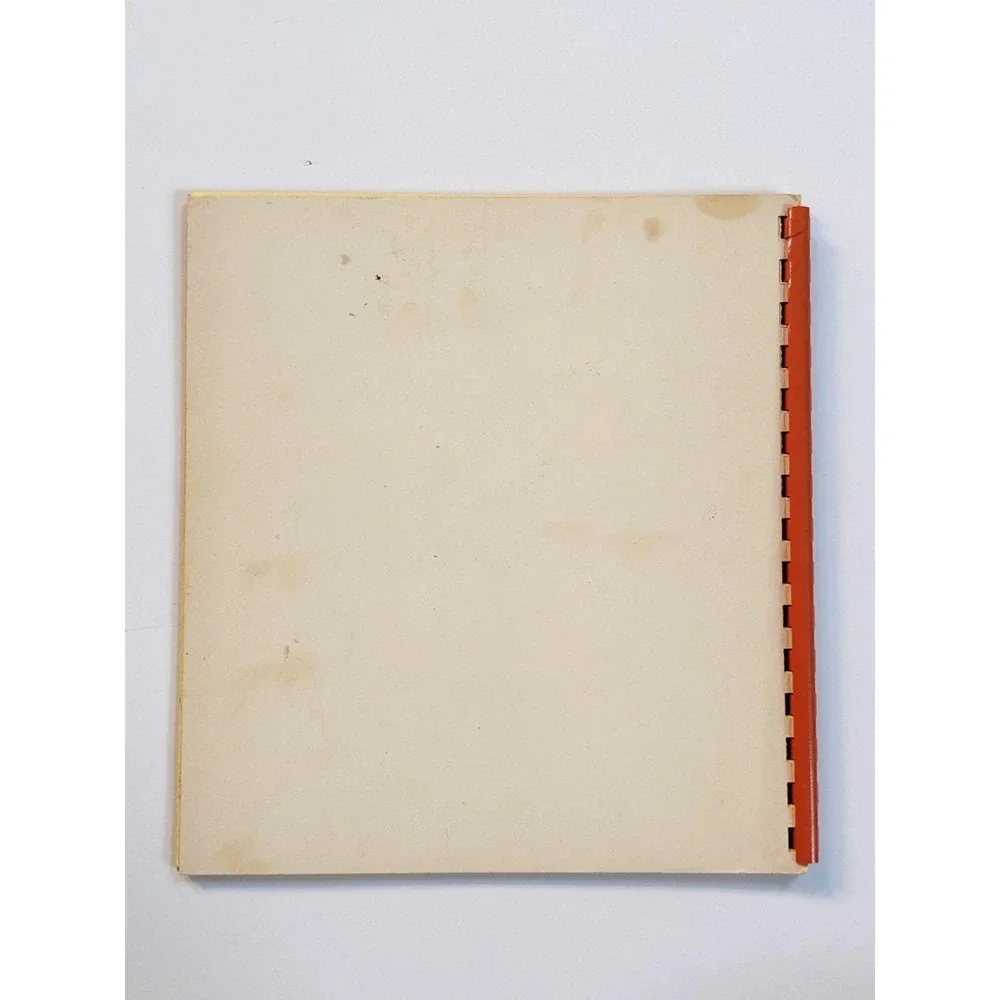 Vintage 1972 Mom's Moneysaving Cookbook Glendale Federal Savings & Loan Spiral‎