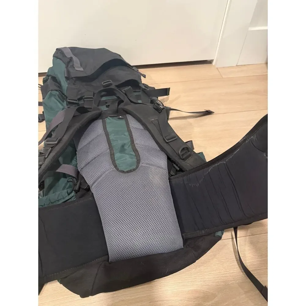 L.L. Bean trips straps secure