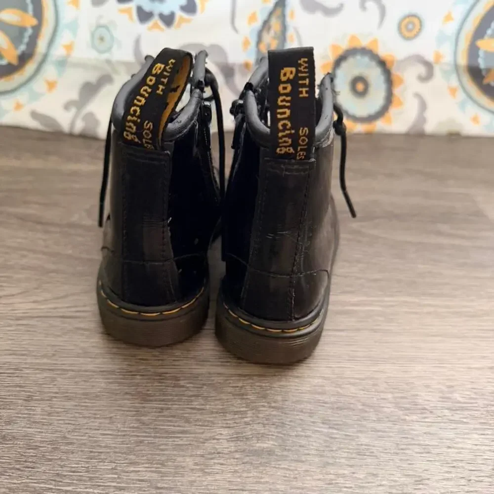 Dr. Martens black doc