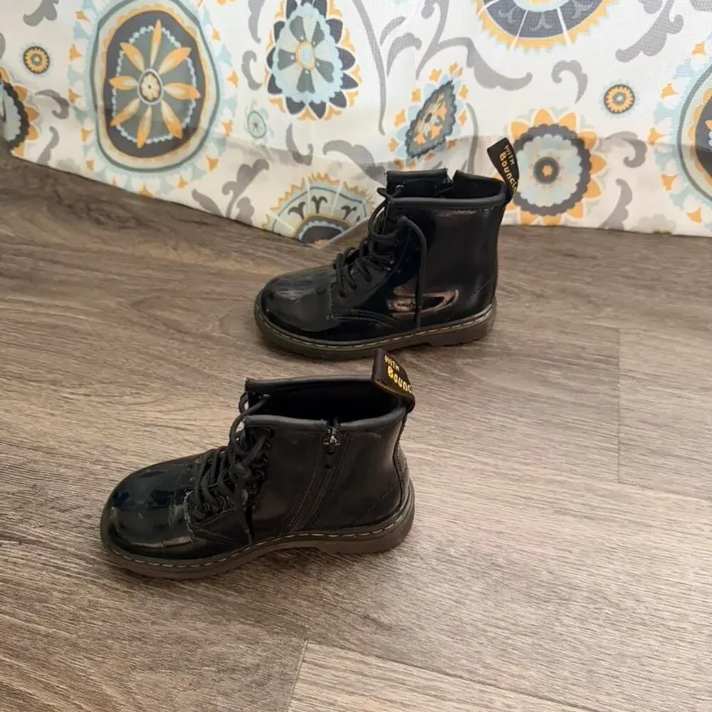 Dr. Martens black doc