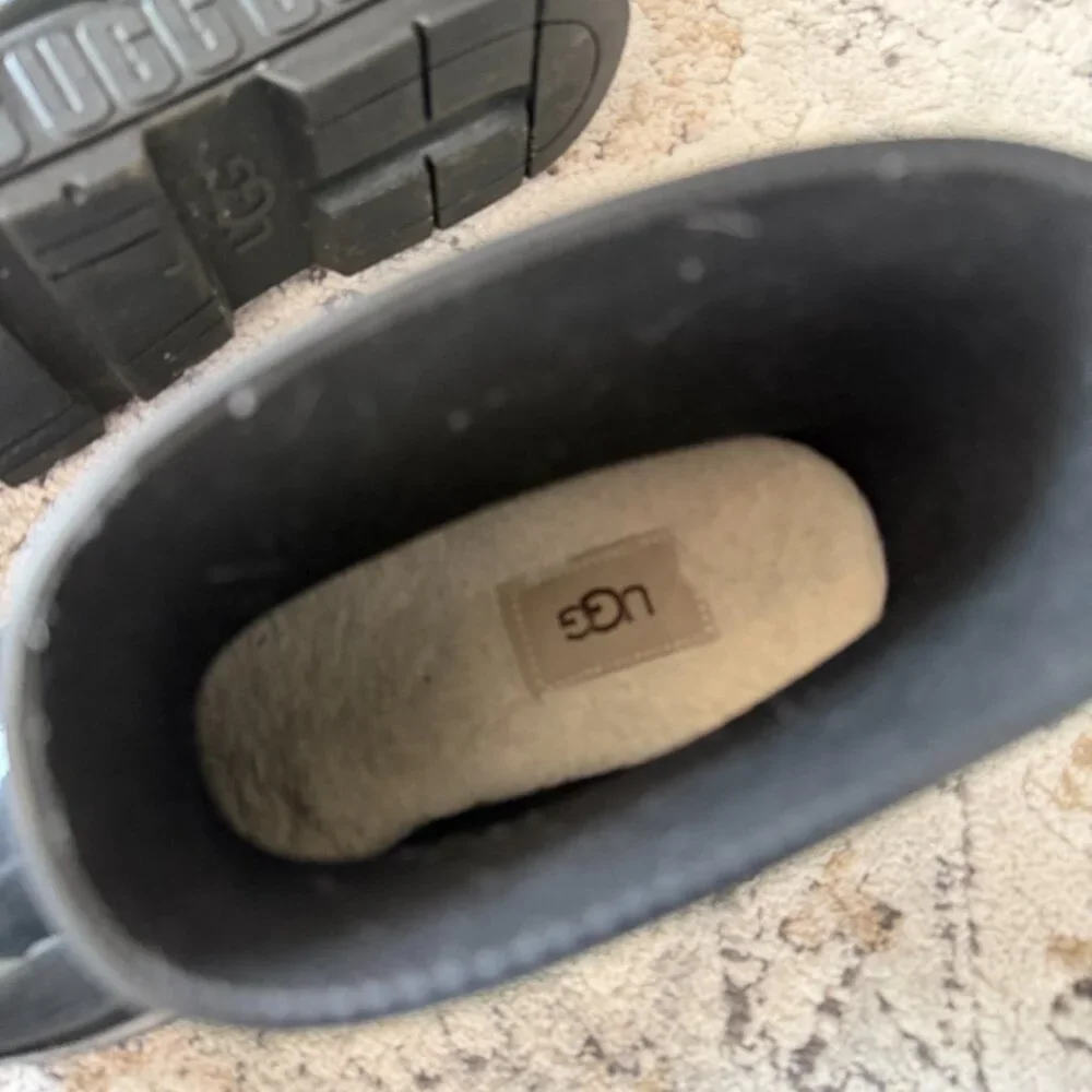 UGG cozy boot style