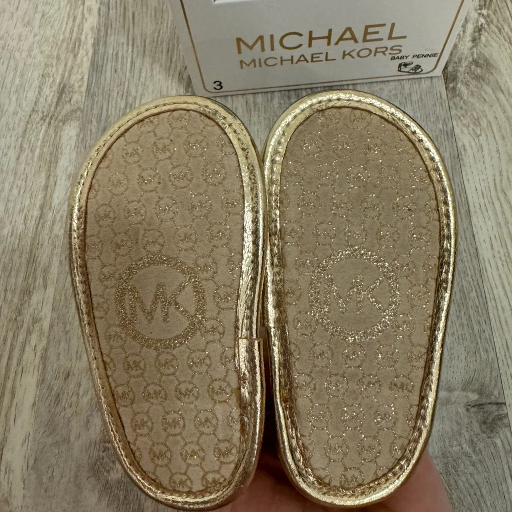 MICHAEL Michael Kors photos pearl