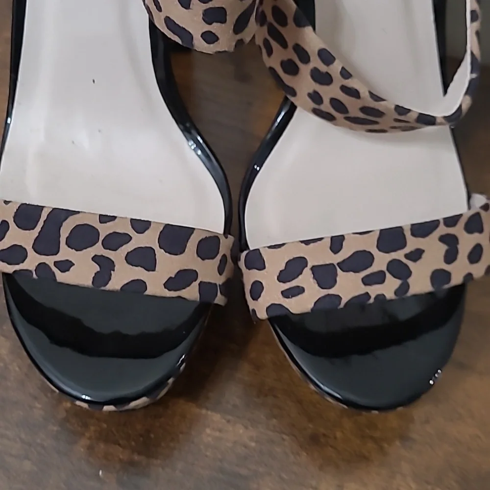 Qupid Spotted Animal Print Heeled Platform Sandals size 8