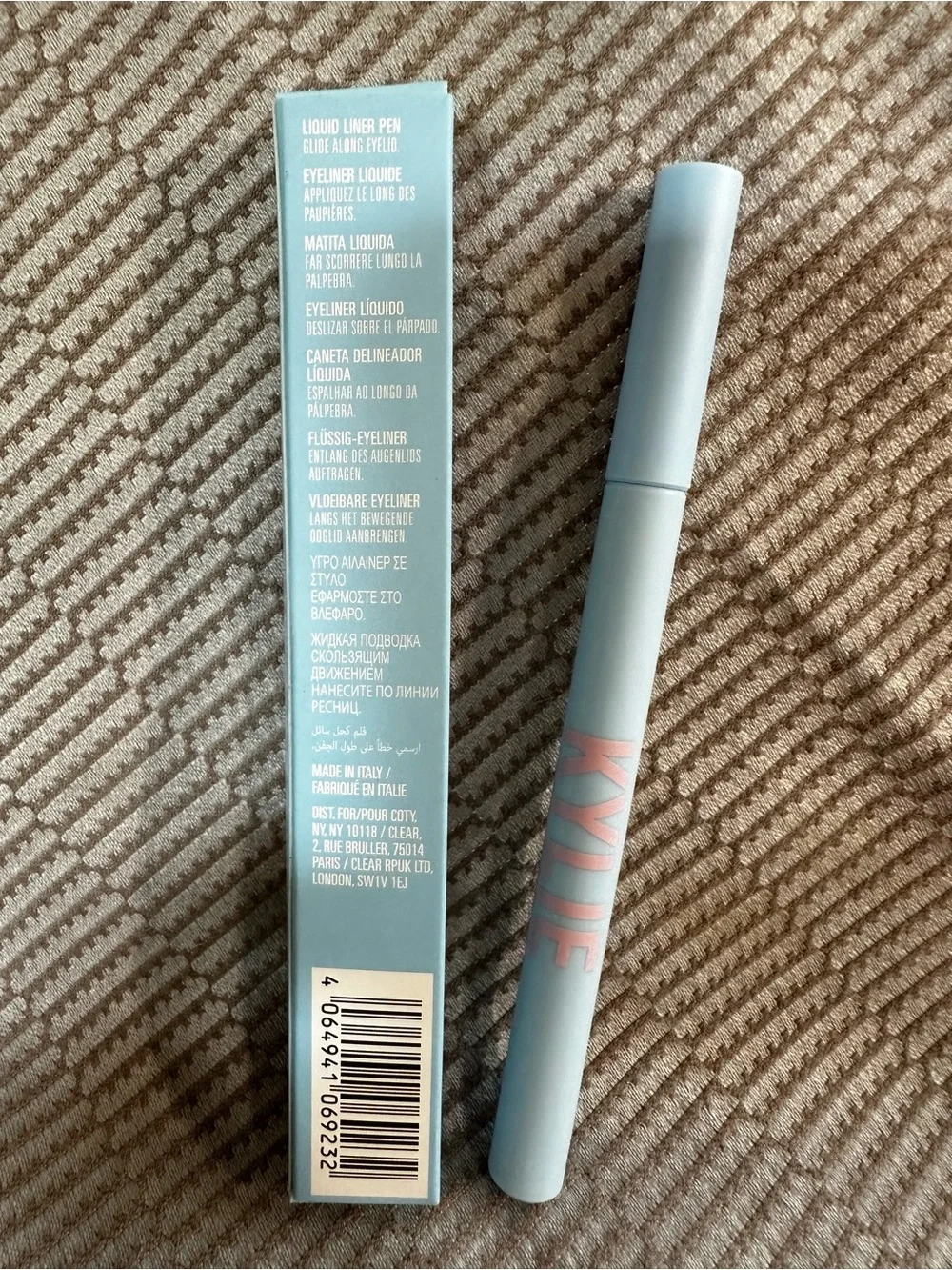 KYLIE Liquid Eyeliner Pen in 4 Ever Ting