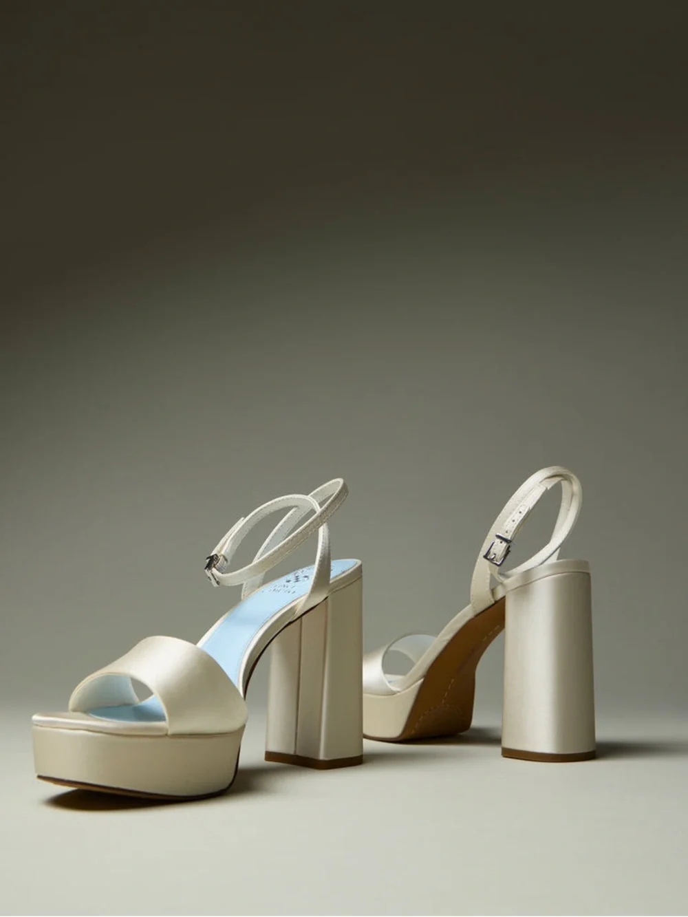 Vince Camuto retro vibe