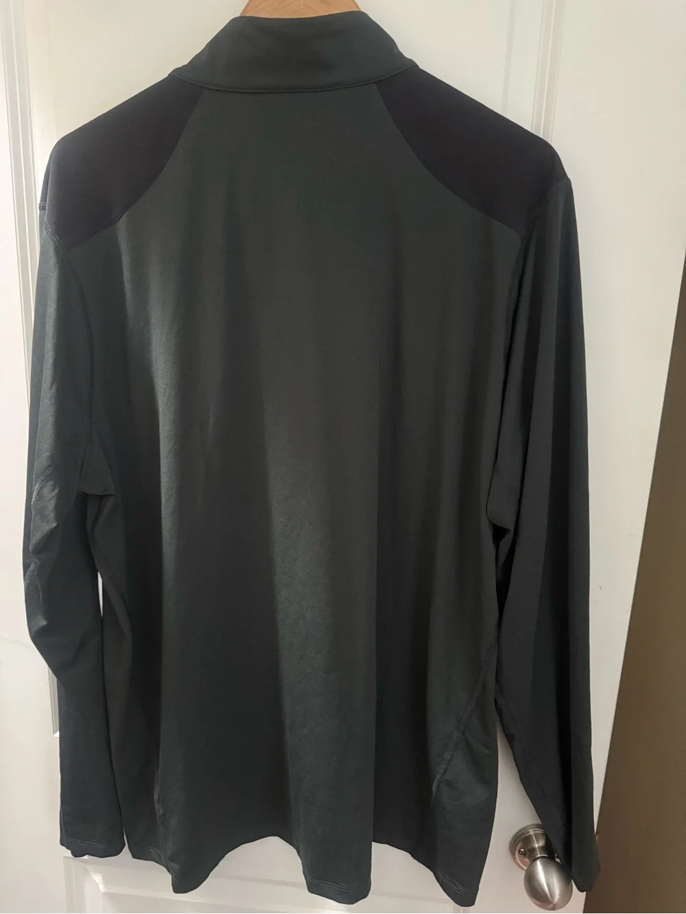 The North Face men pullover