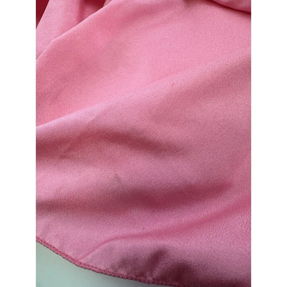 Unbranded resellers pink shipping