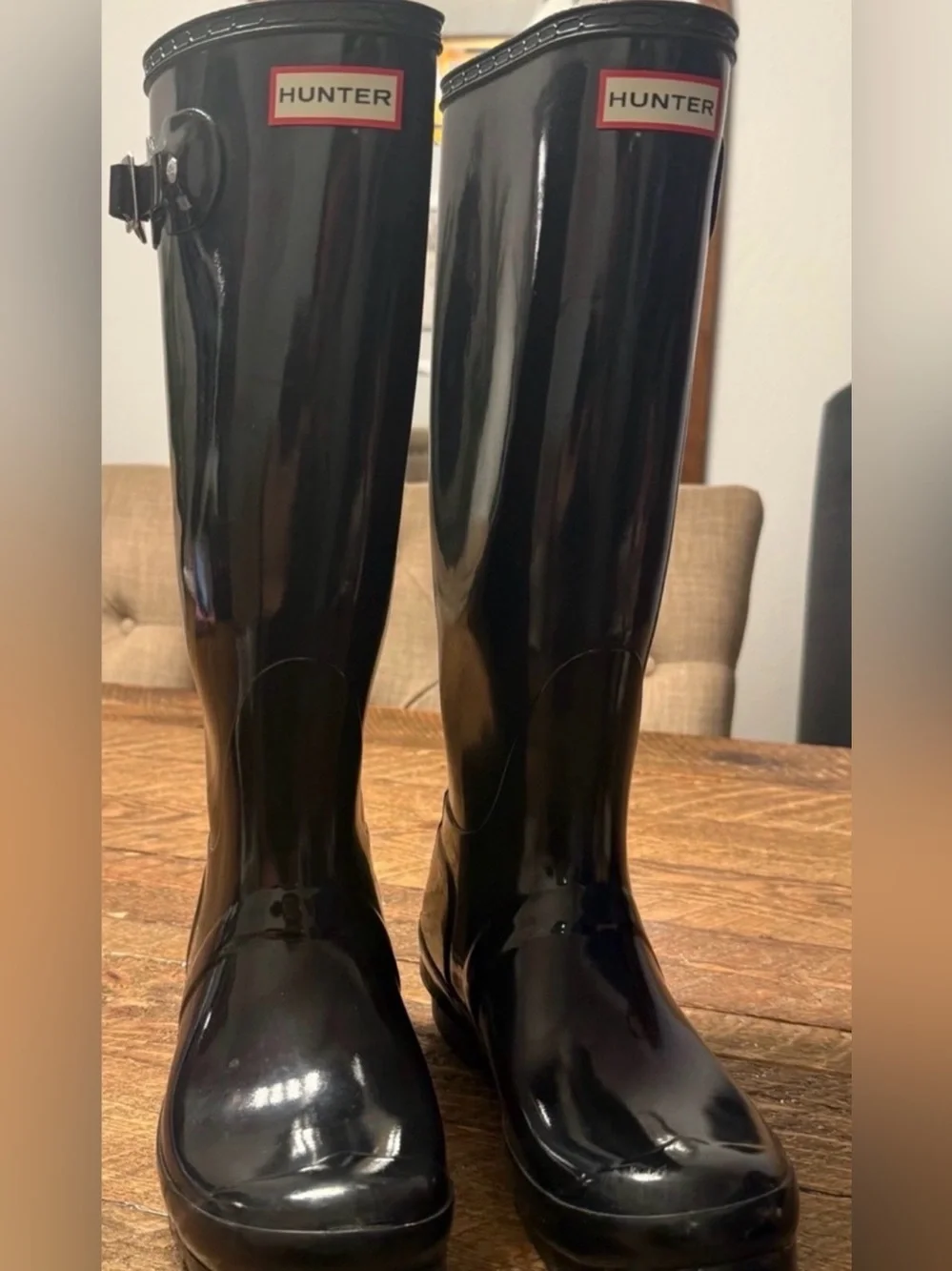 Women’s Hunter Tall Gloss Black Rain Boots with Buckle (Size 7)