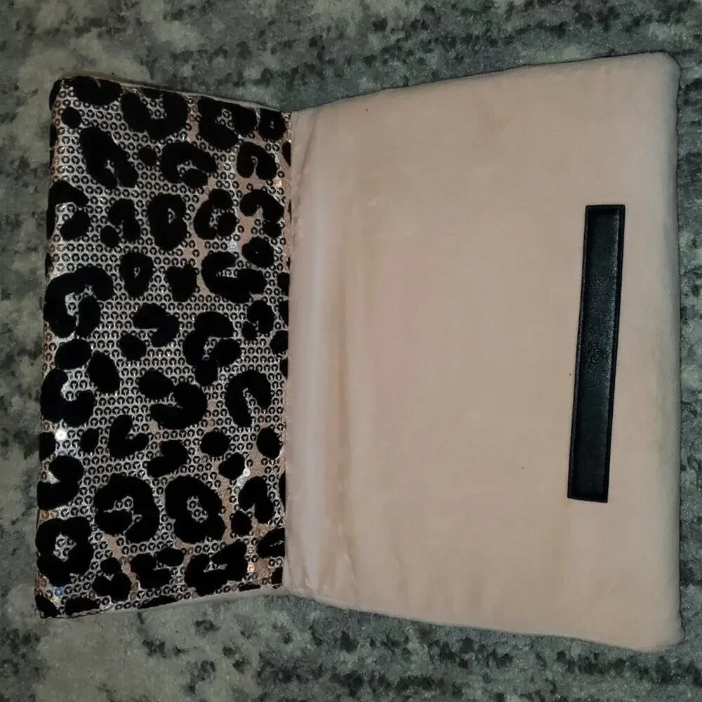 Justice Cheetah Print Portable Seat EUC