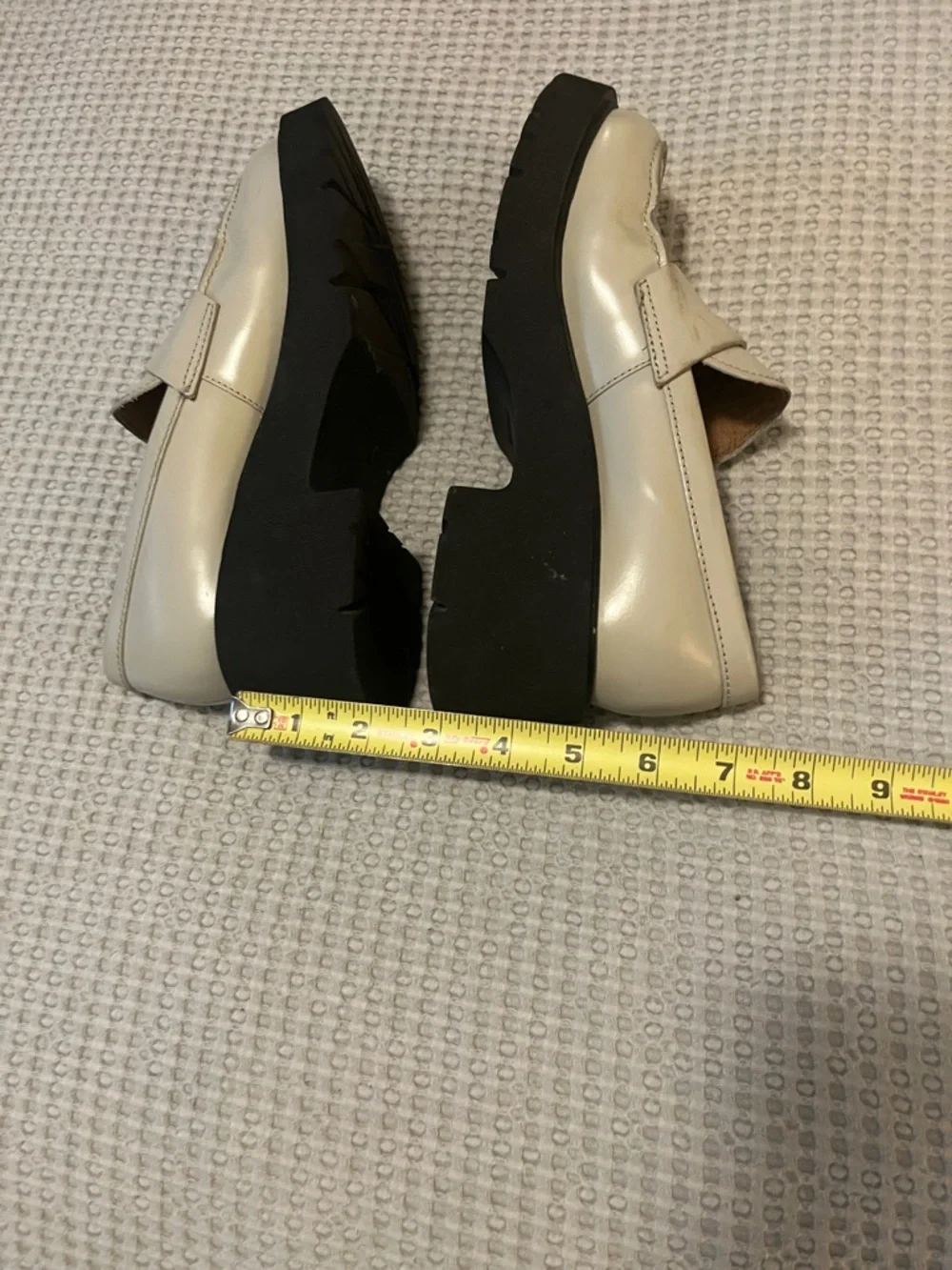 Camper dark cream