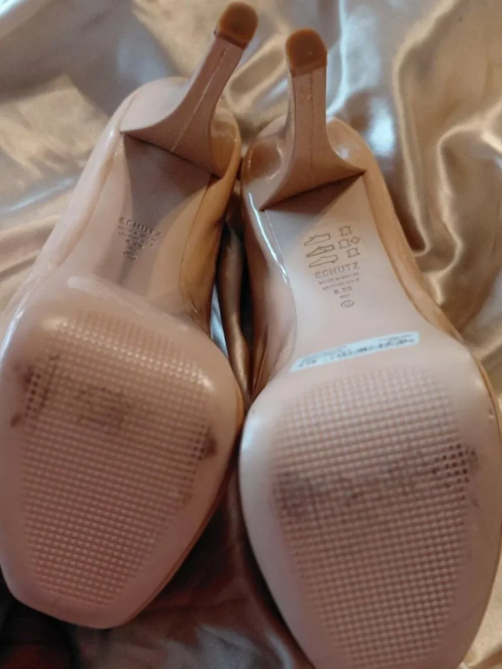 SCHUTZ features cut