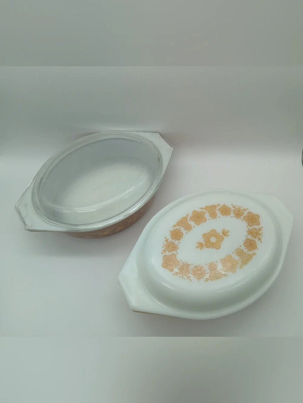 Pyrex Butterfly Gold/Peach & 043 Early American Brown Casserole Dish 1.5Qt