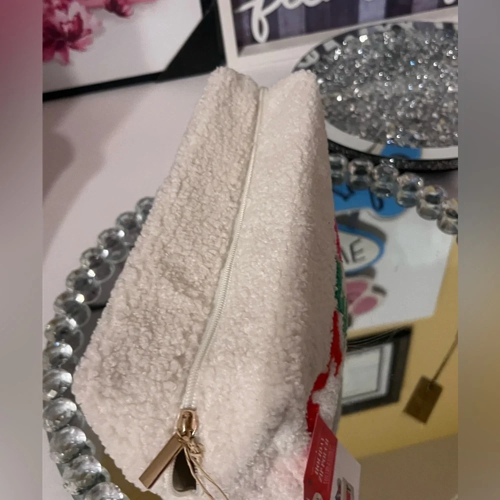 N/A tree décor
