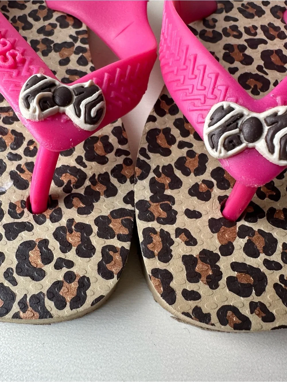 Havaianas Baby Girl Leopard Print Flip Flop Sandals Pink Bow Backstrap USA 7C