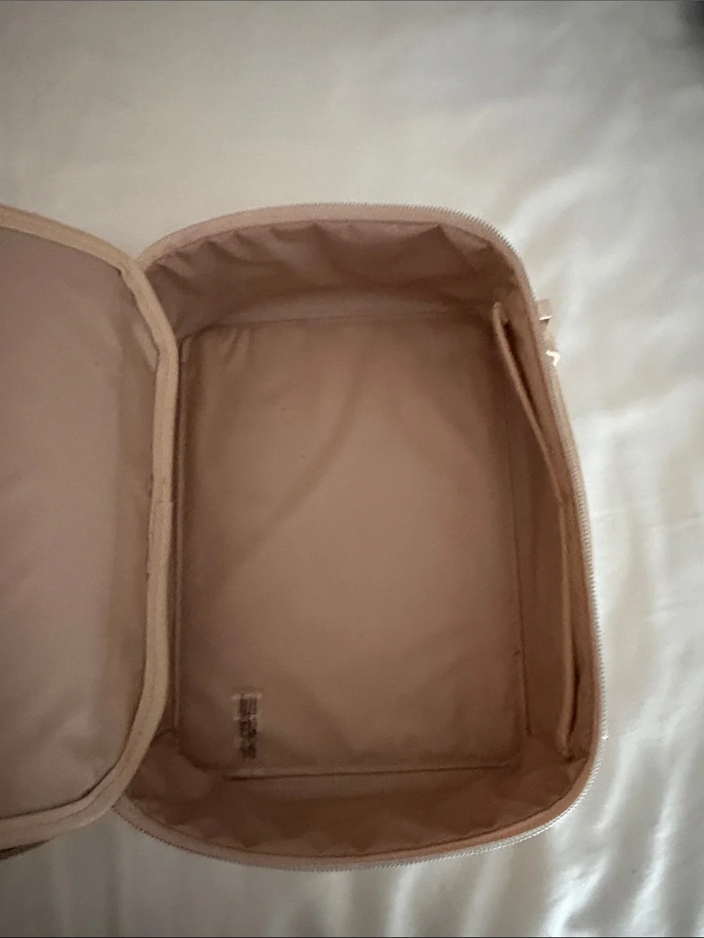 BEIS compact zip