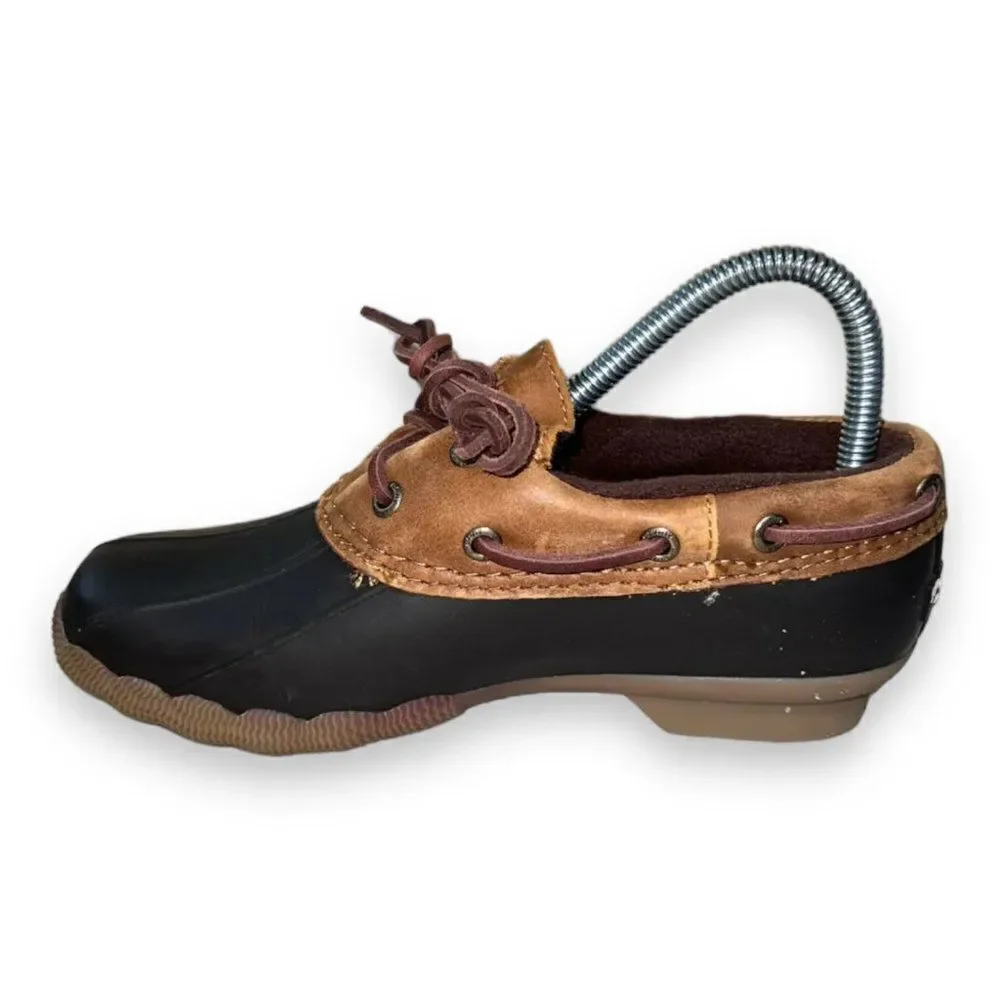 Sperry brand top