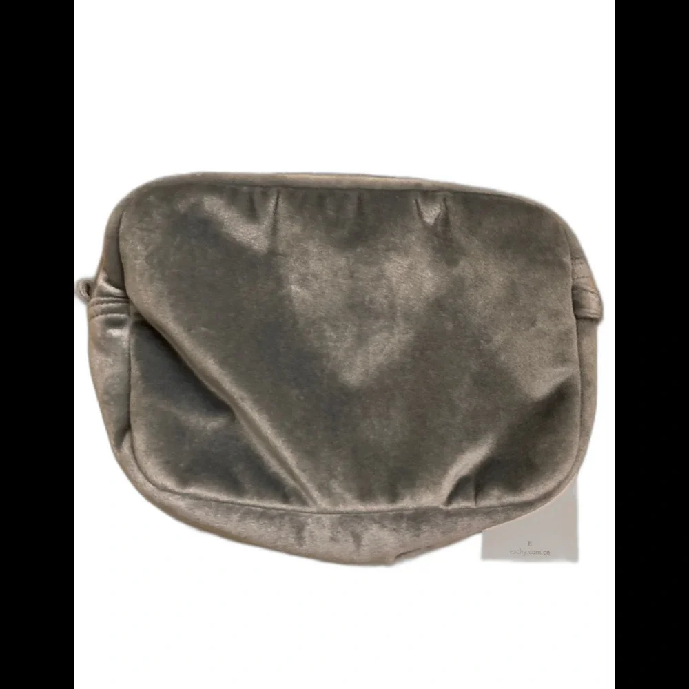 Boutique color gray