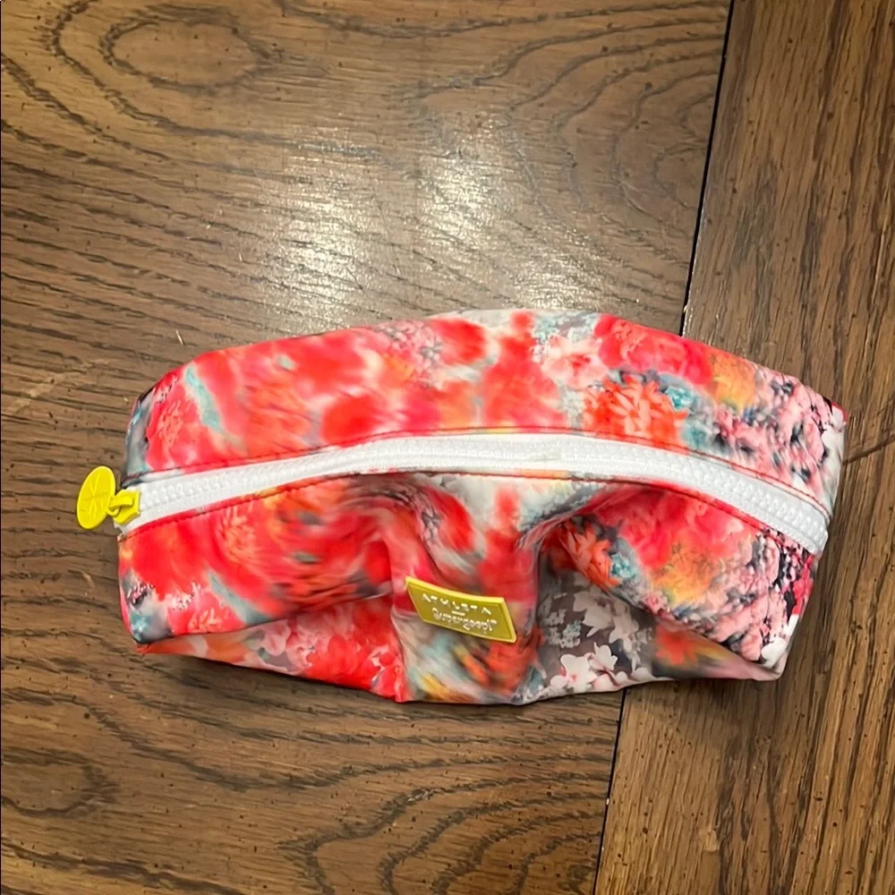 Athleta cosmetic bag home