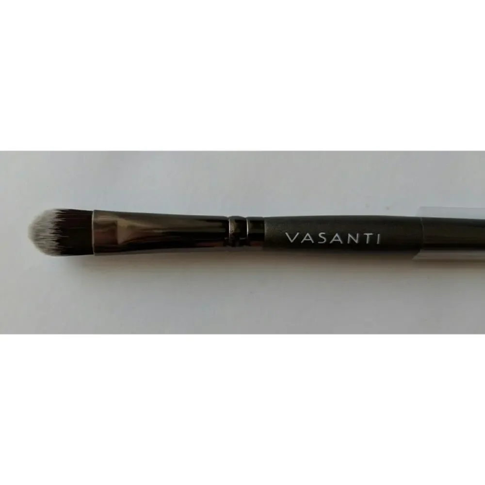 Vasanti Cosmetics damage black new