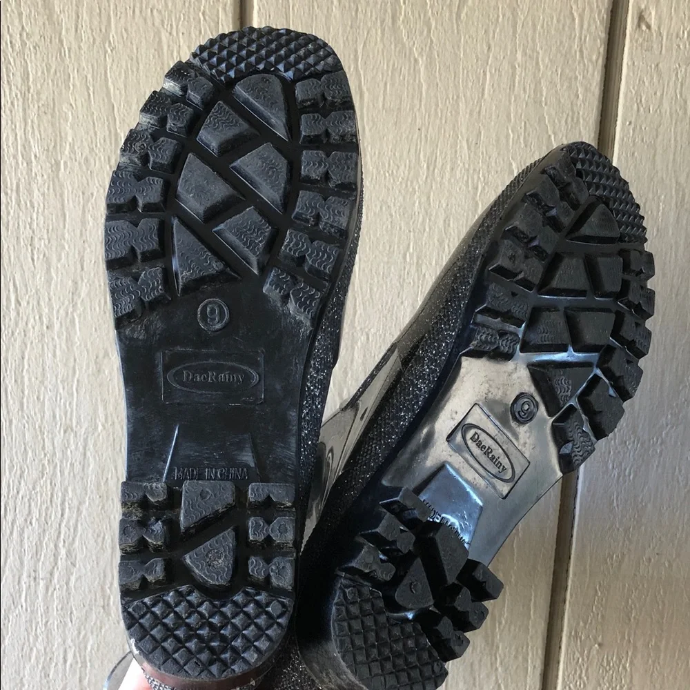 Dae Rainy stylish black