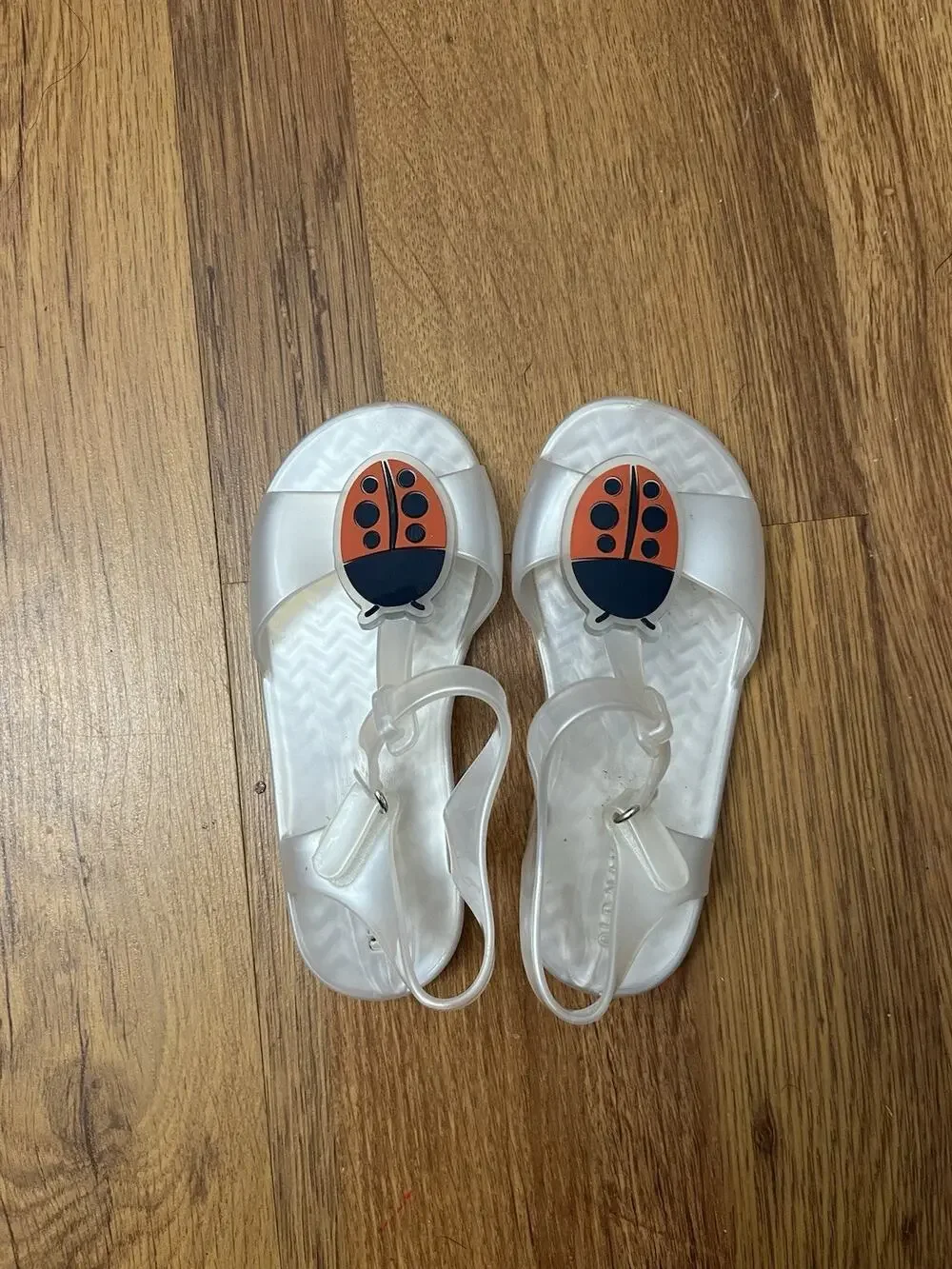 Old Navy Girls Jelly Sandals Clear w/ Ladybug Charm Size 9 Summer Shoes